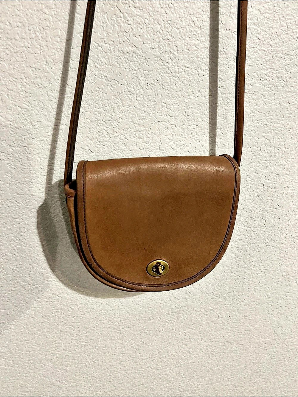 Vintage 1970s Coach Legacy Courier Bag British Tan Brown Leather Crossbody